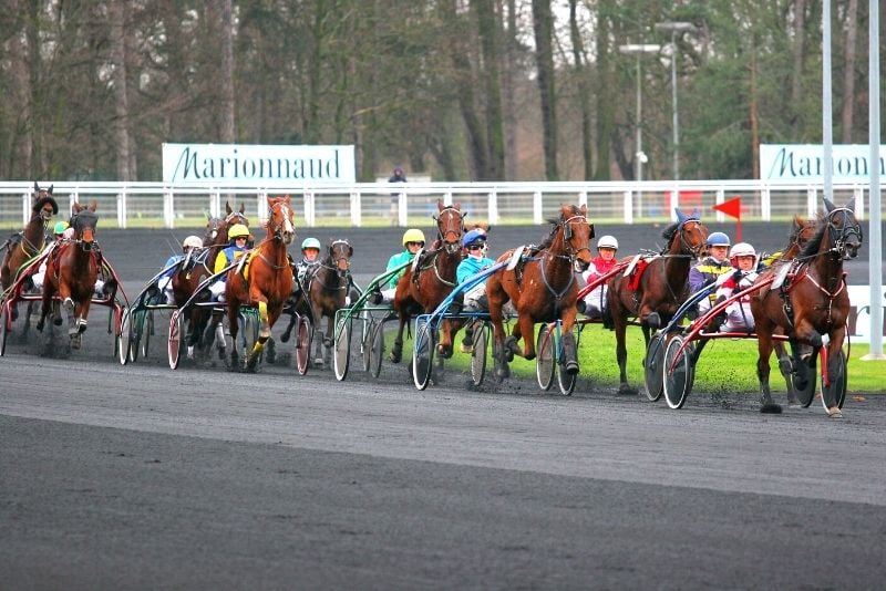 horse racing in Paris
