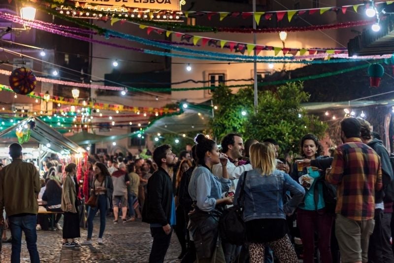 pub crawl in Lisbon