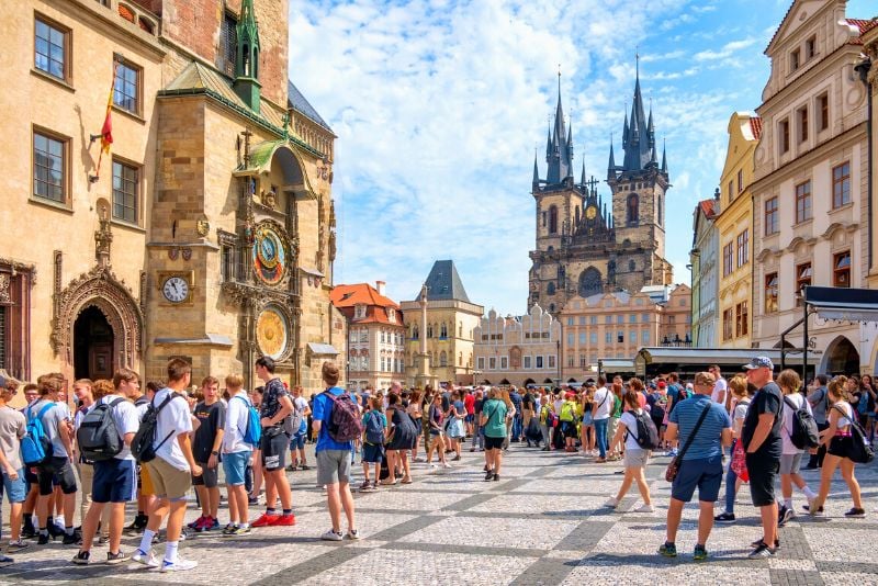 sightseeing walking tours in Prague