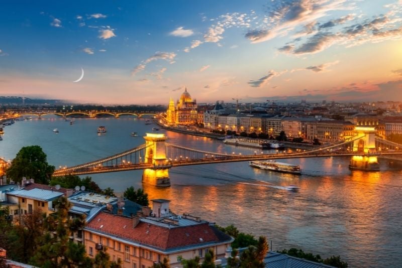 boat tours in Budapest