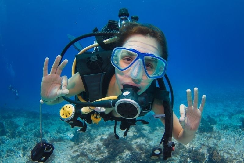 scuba diving in Cozumel