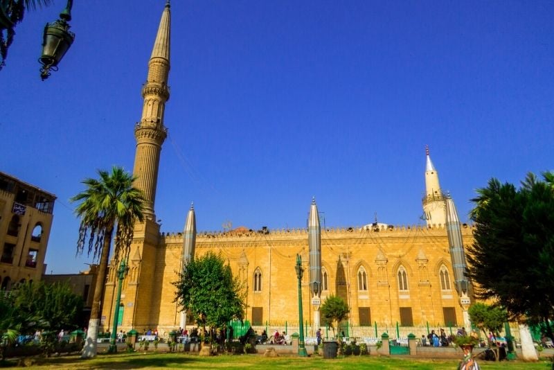 Mosquée Al-Hussain, Le Caire