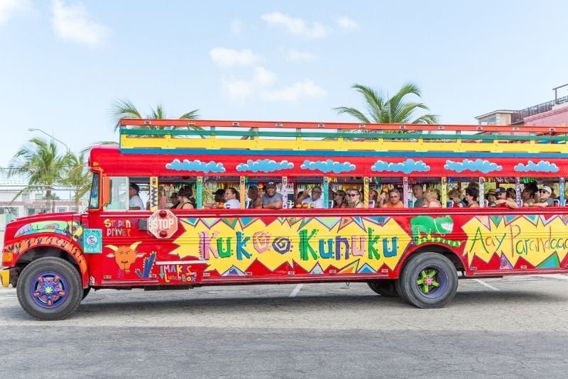 Kukoo Kunuku Party Bus in Aruba