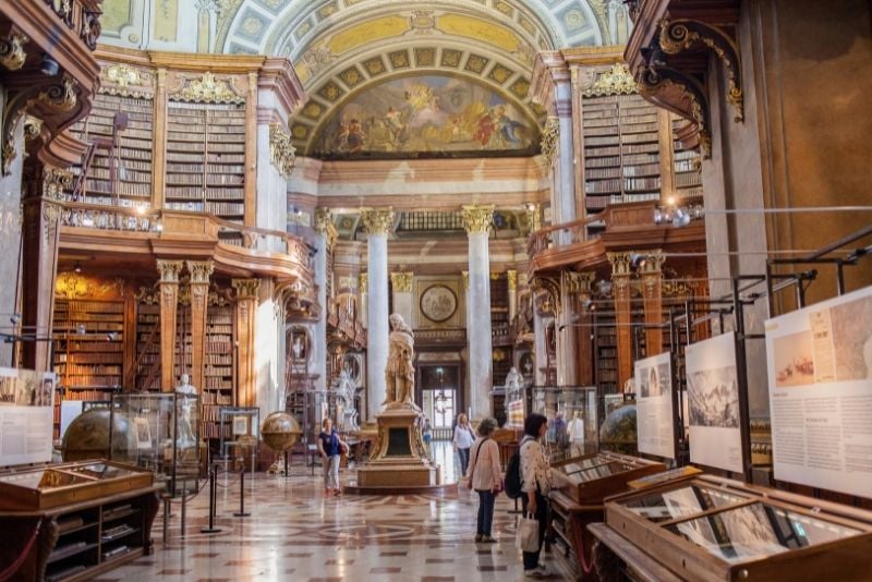 Salle d'État de la Bibliothèque nationale d'Autriche, Vienne