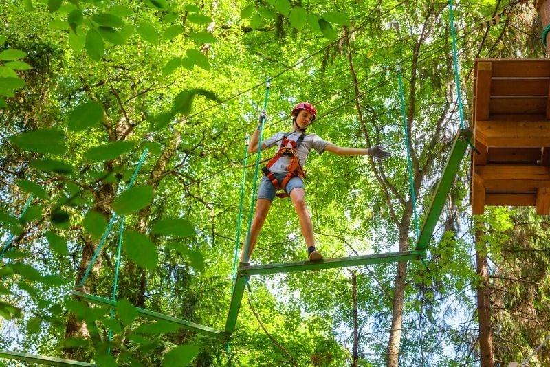 Parque arbolado Cimes Aventures