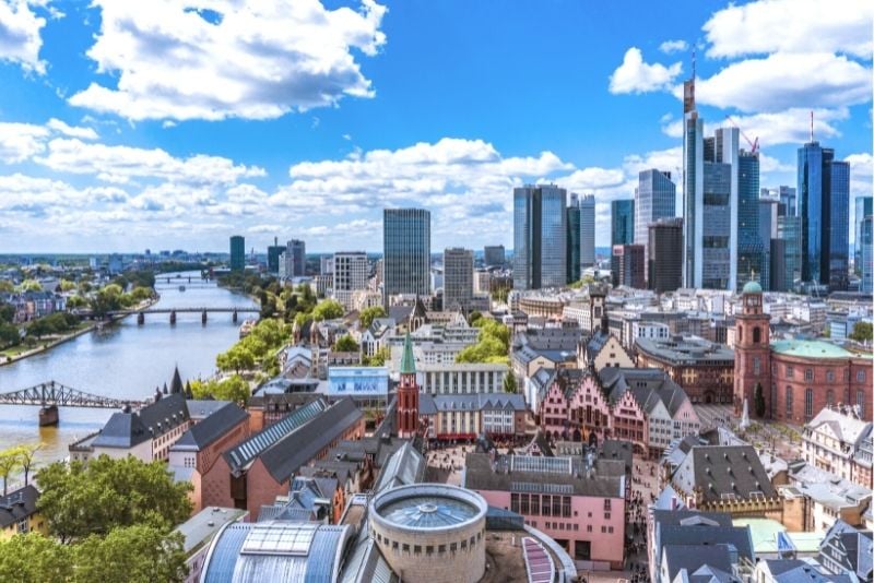 Aussichtsturm auf den Frankfurter Dom