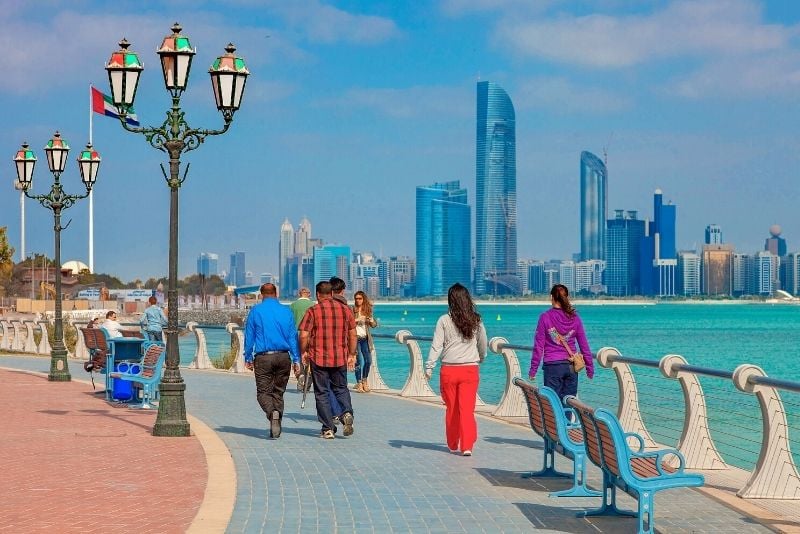 tour della città ad Abu Dhabi