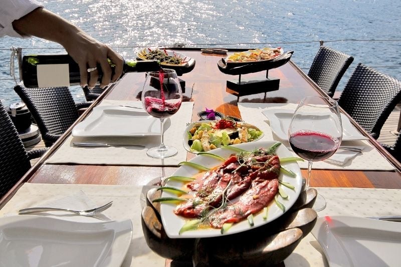 dinner cruises in Abu Dhabi