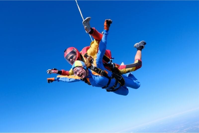 skydiving in Abu Dhabi