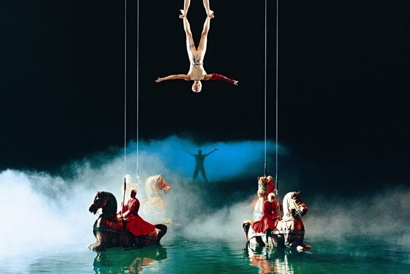 O by Cirque du Soleil, Las Vegas show