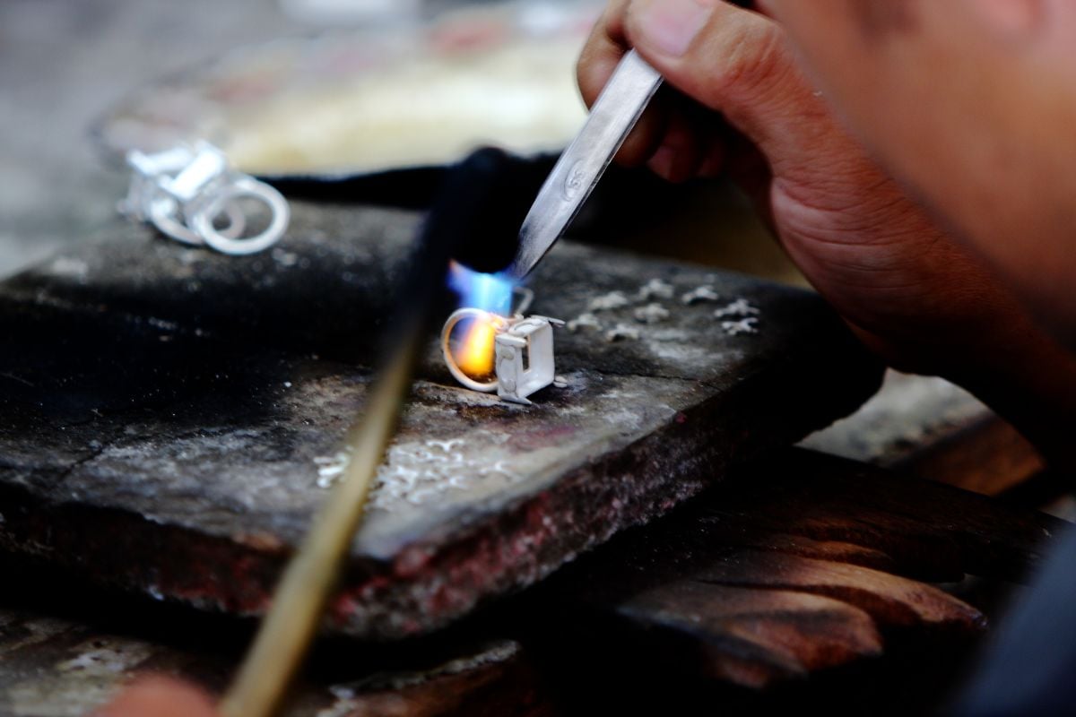 jewelry-making class in Ubud
