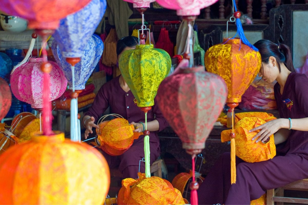 lantern-making class in Hoi An