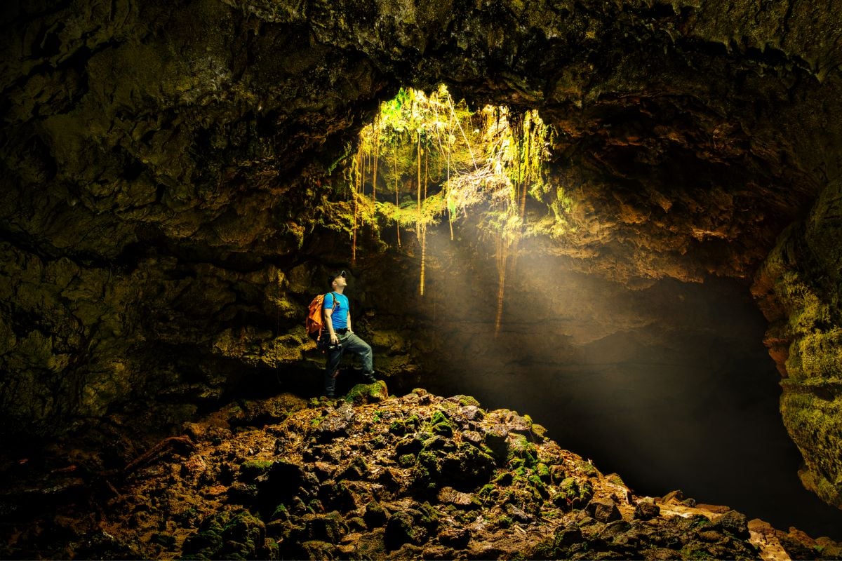 Algar do Carvão, Azores