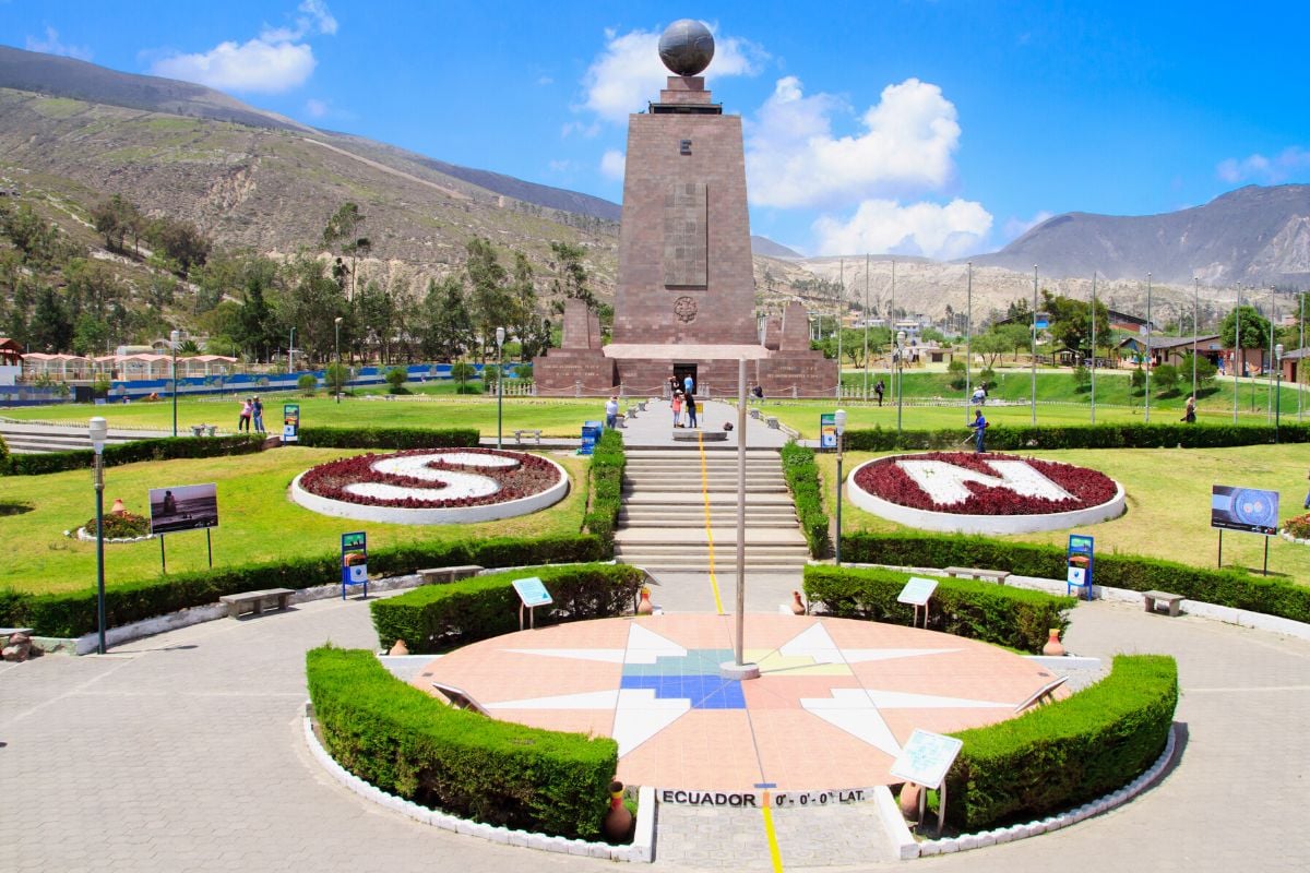 Middle of the World Monument, Quito