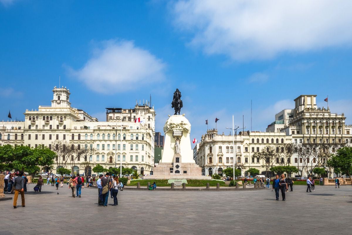 Plaza San Martín, Lima