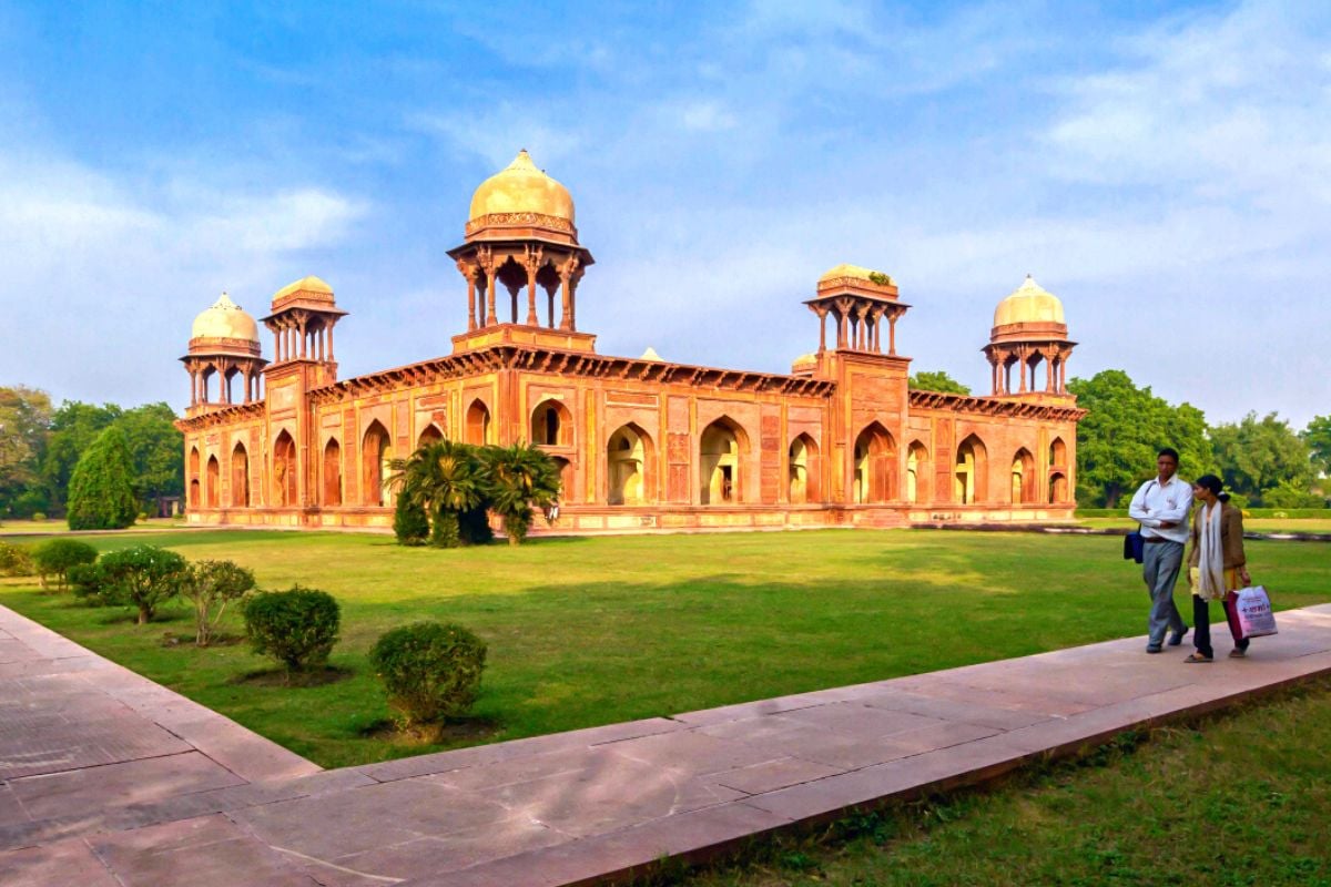 Tomb of Mariam-UZ-Zamani, Agra