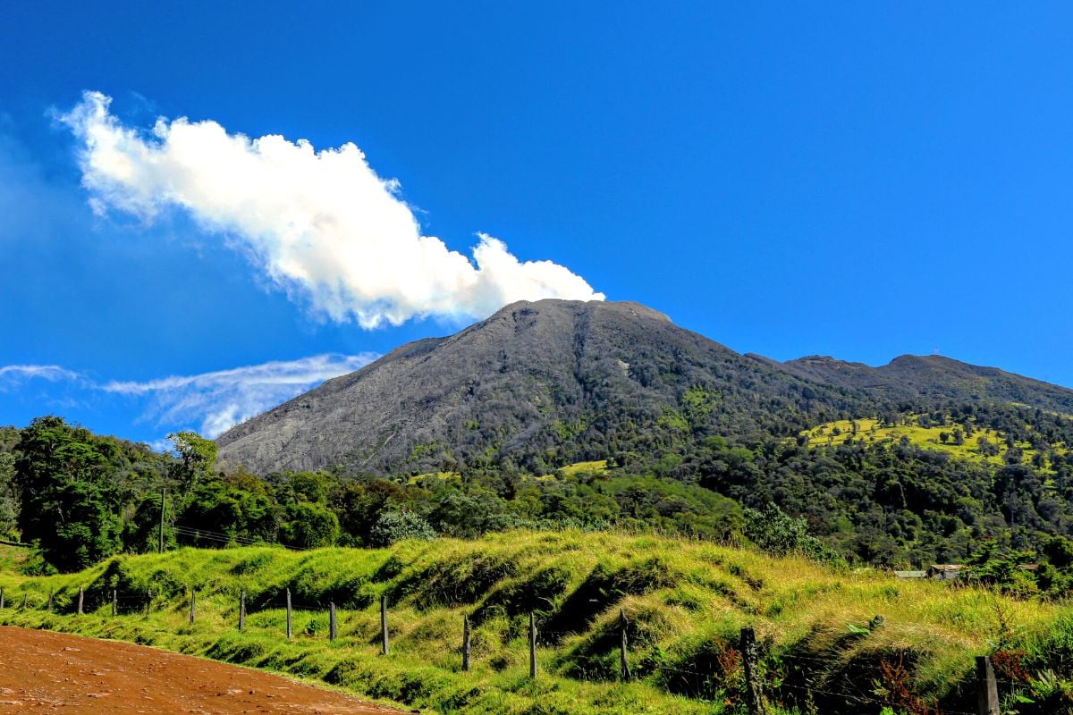volcanoes in Costa Rica