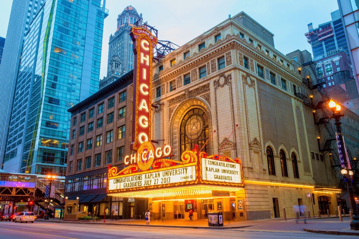 Chicago Theatre, Downtown Chicago