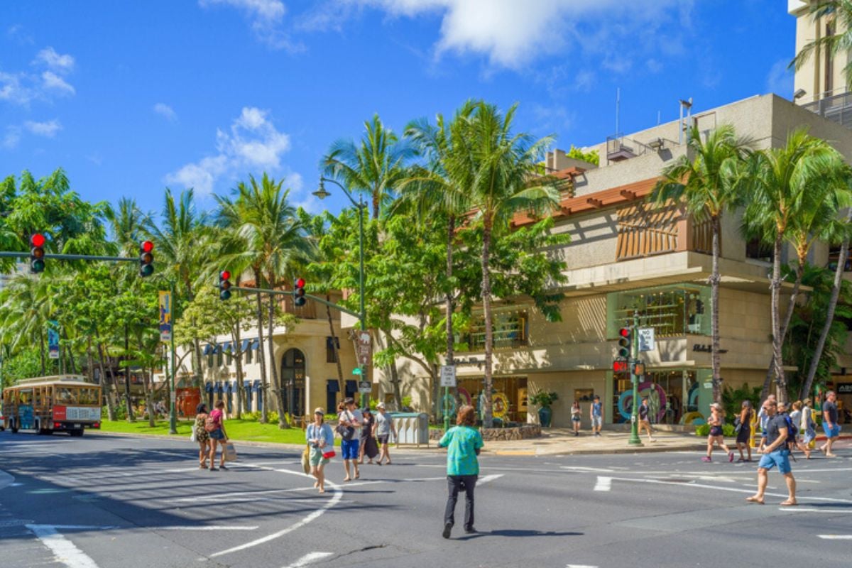 Kalākaua Avenue, Waikiki