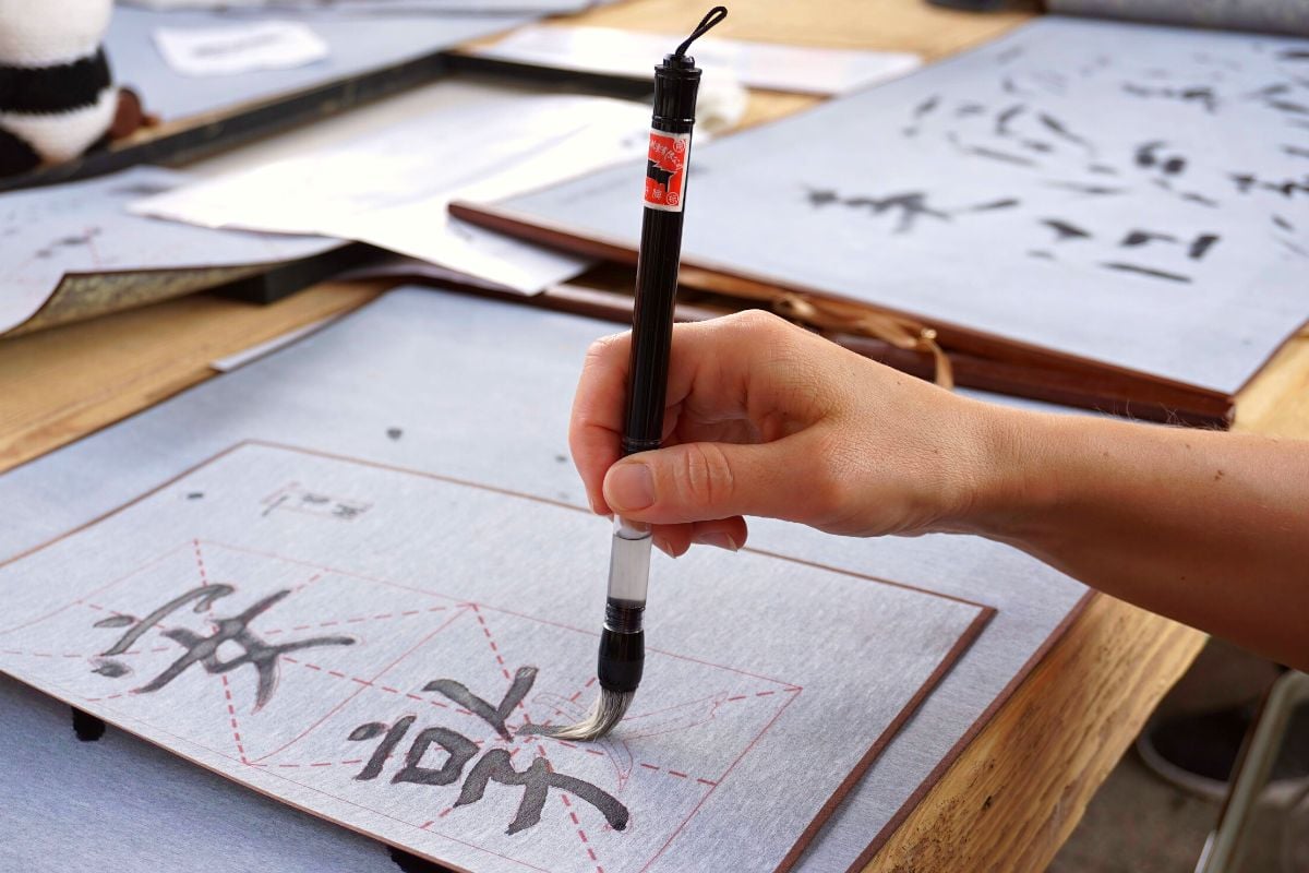 calligraphy experiences in Kyoto
