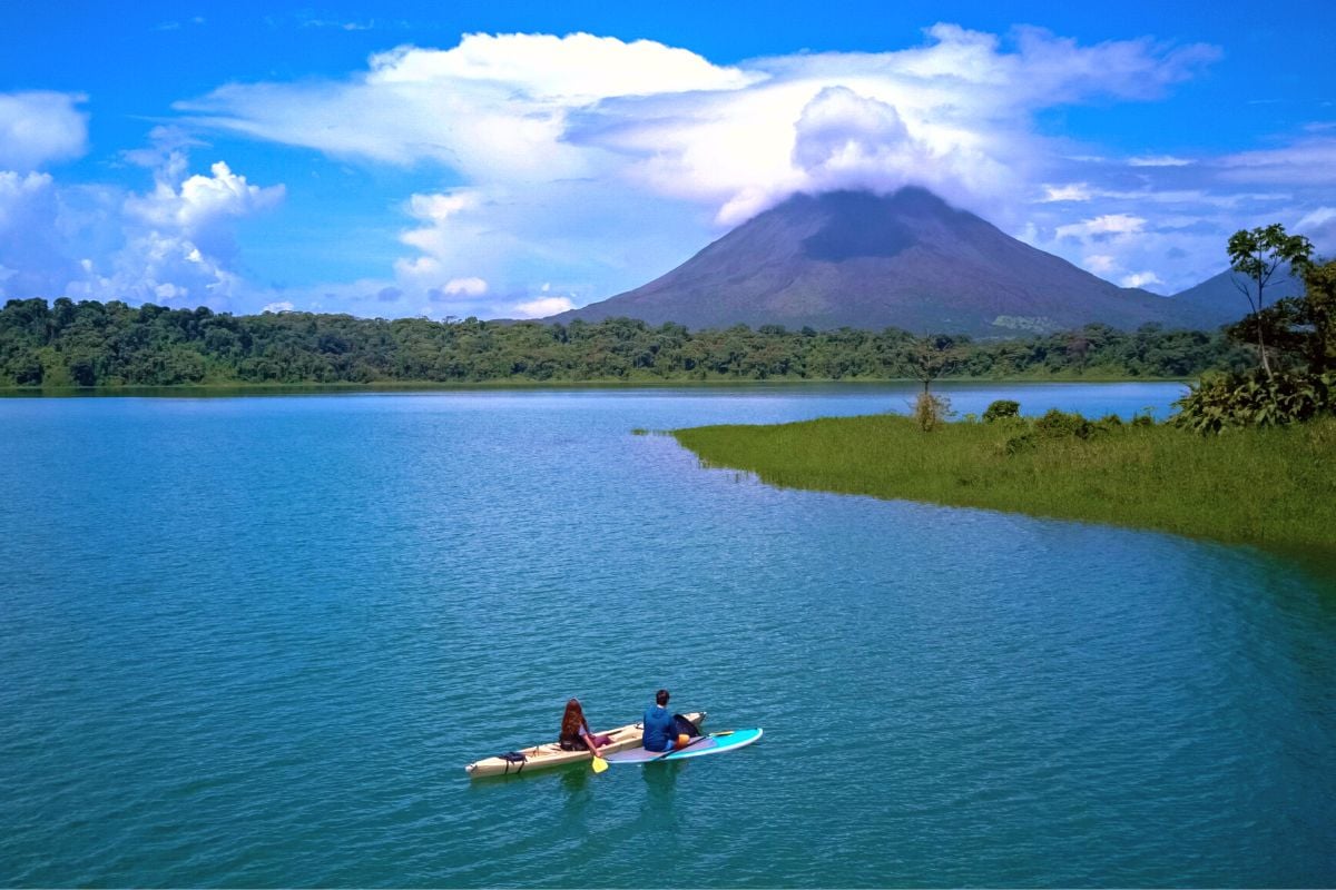 kayak nel lago Arenal, Costa Rica