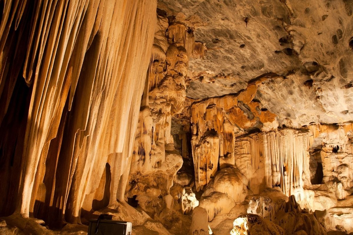 cave tour in Lucca