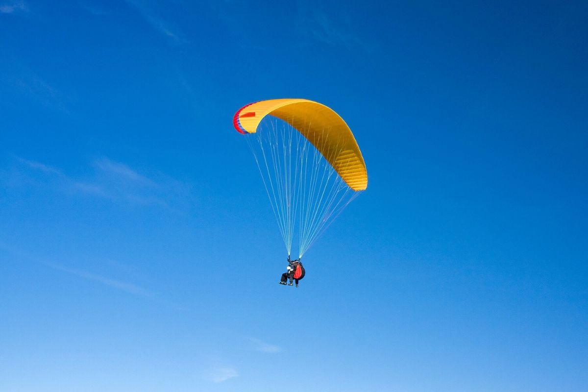 paragliding in Pisa
