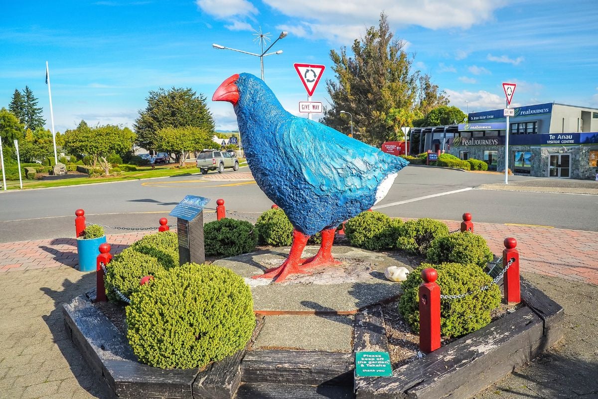 Takahe Statue, Te Anau