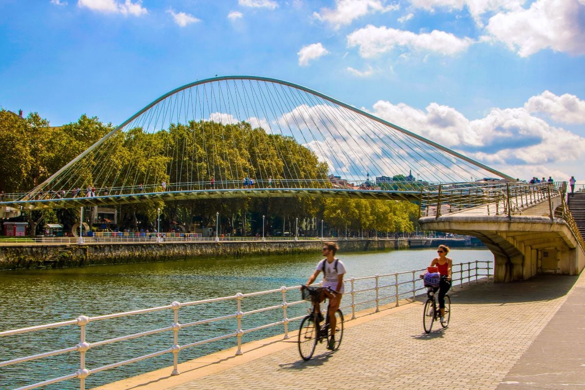 bike tour in Bilbao