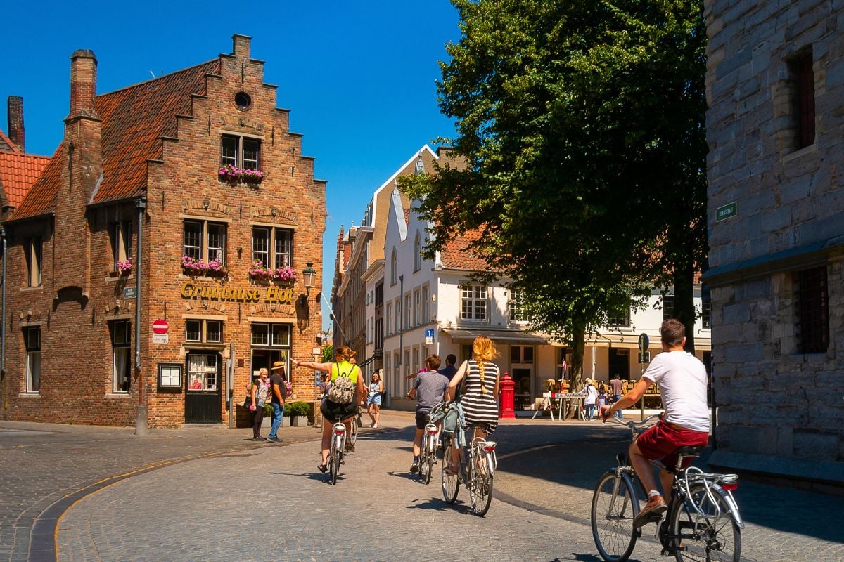 bike tours in Bruges
