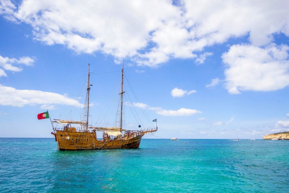 pirate ship tour in Portimão