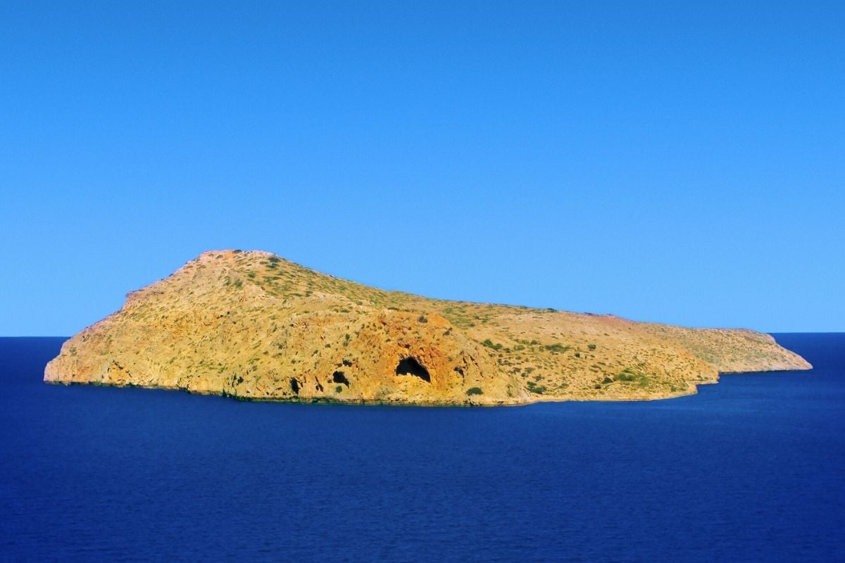 Agioi Theodoroi, Crete