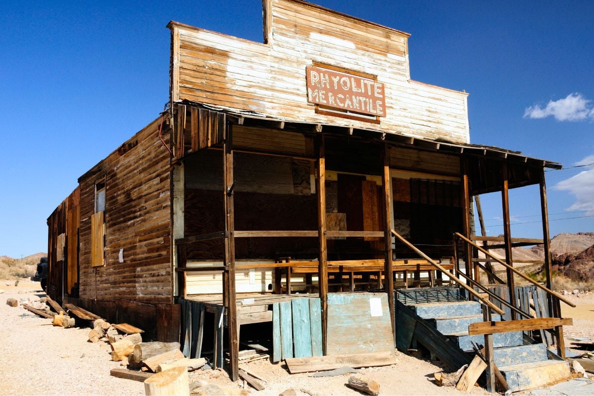 ghost tours from Las Vegas