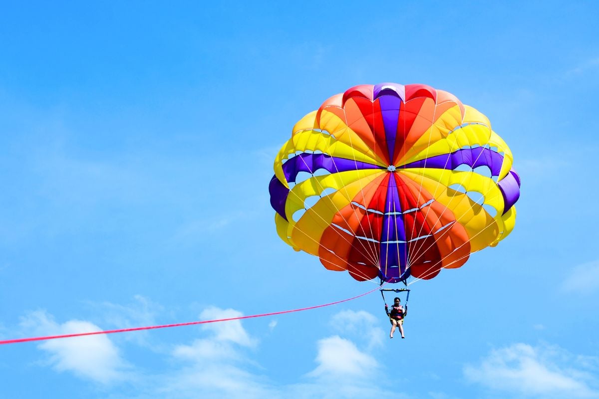 parasailing in Heraklion