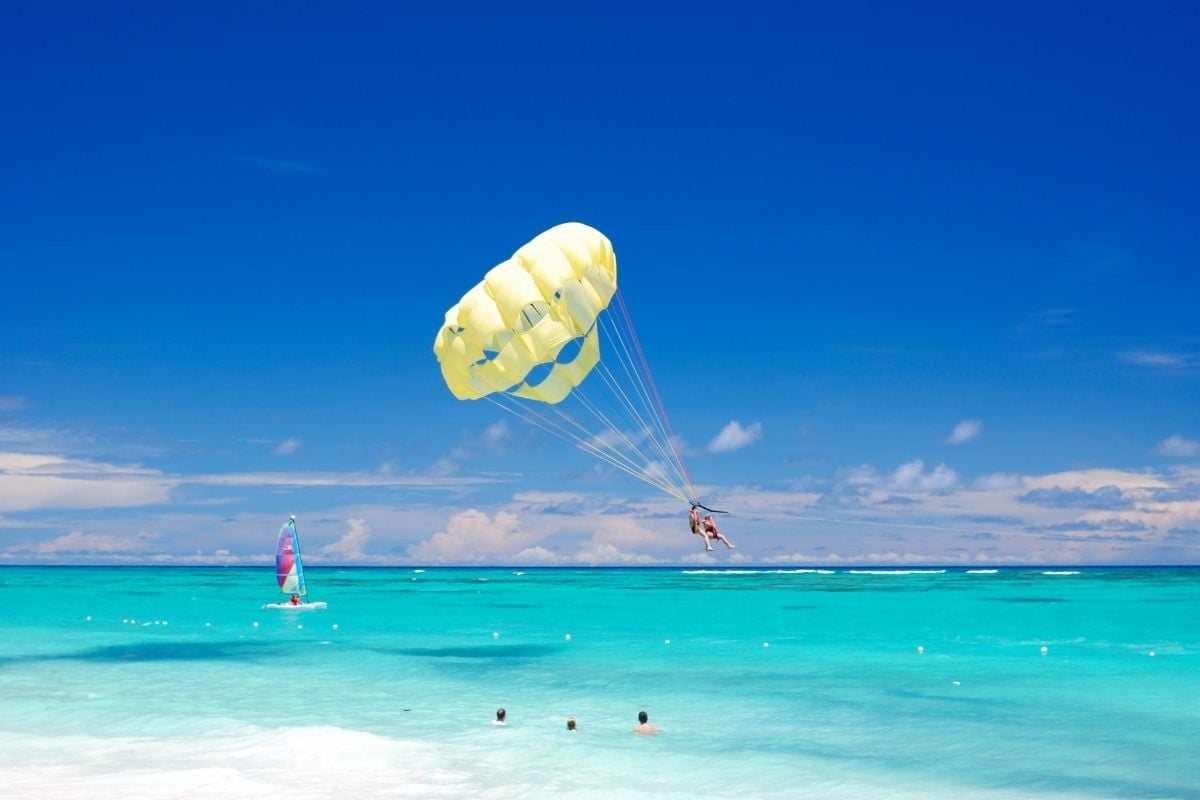 parasailing in Sicily