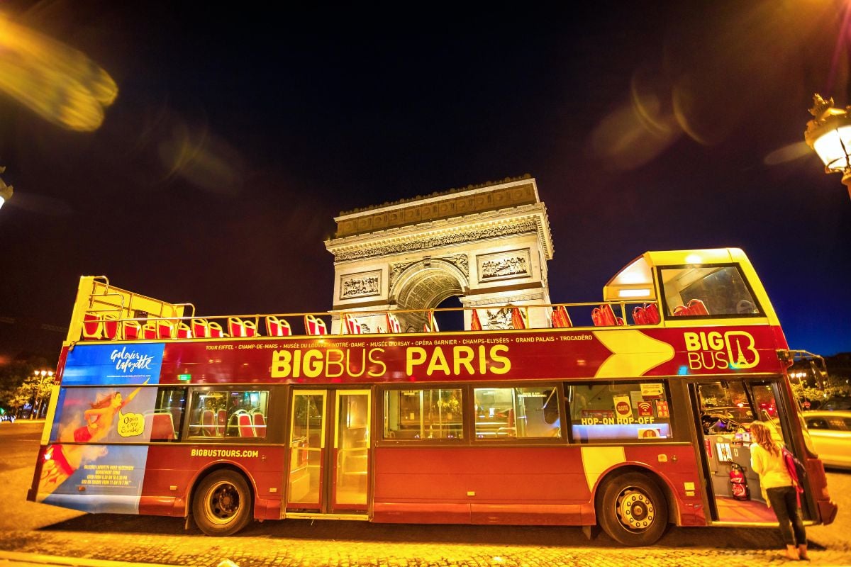 hop-on hop-off bus tour in Paris