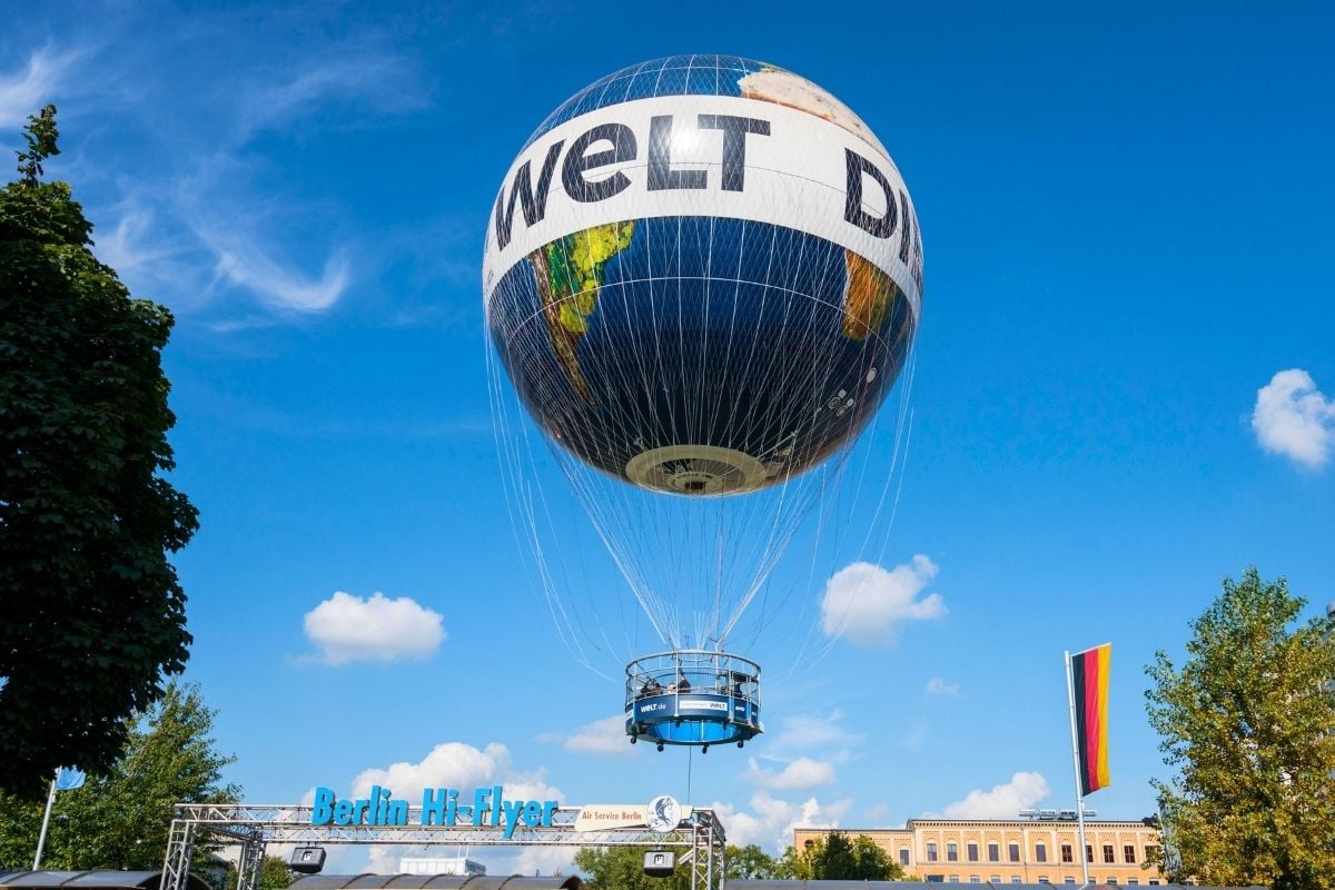 hot air balloon ride in Berlin