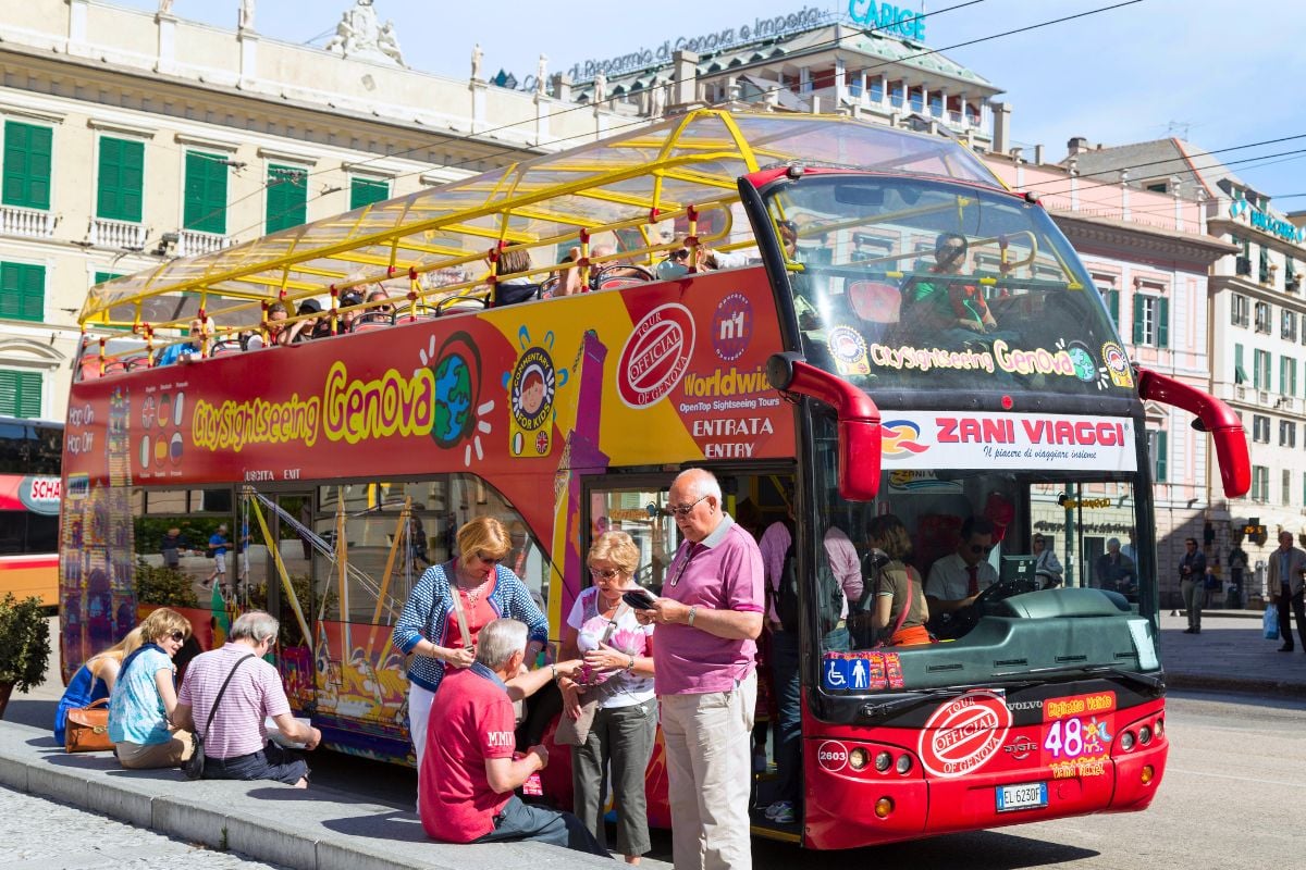 bus tours in Genoa