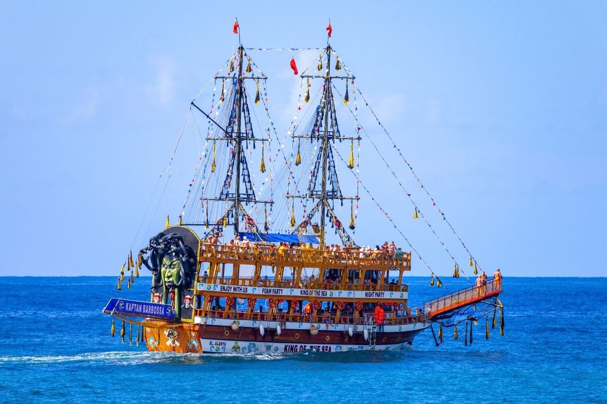 pirate boat tours in Alanya