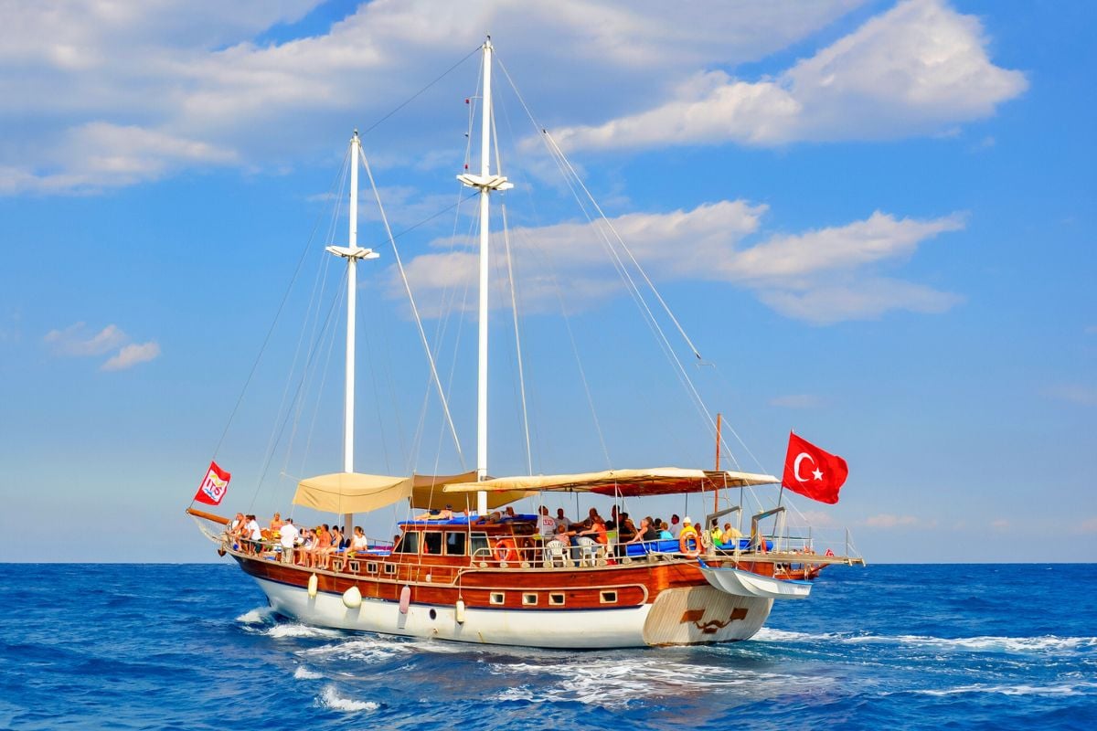 sailing boat tours in Antalya