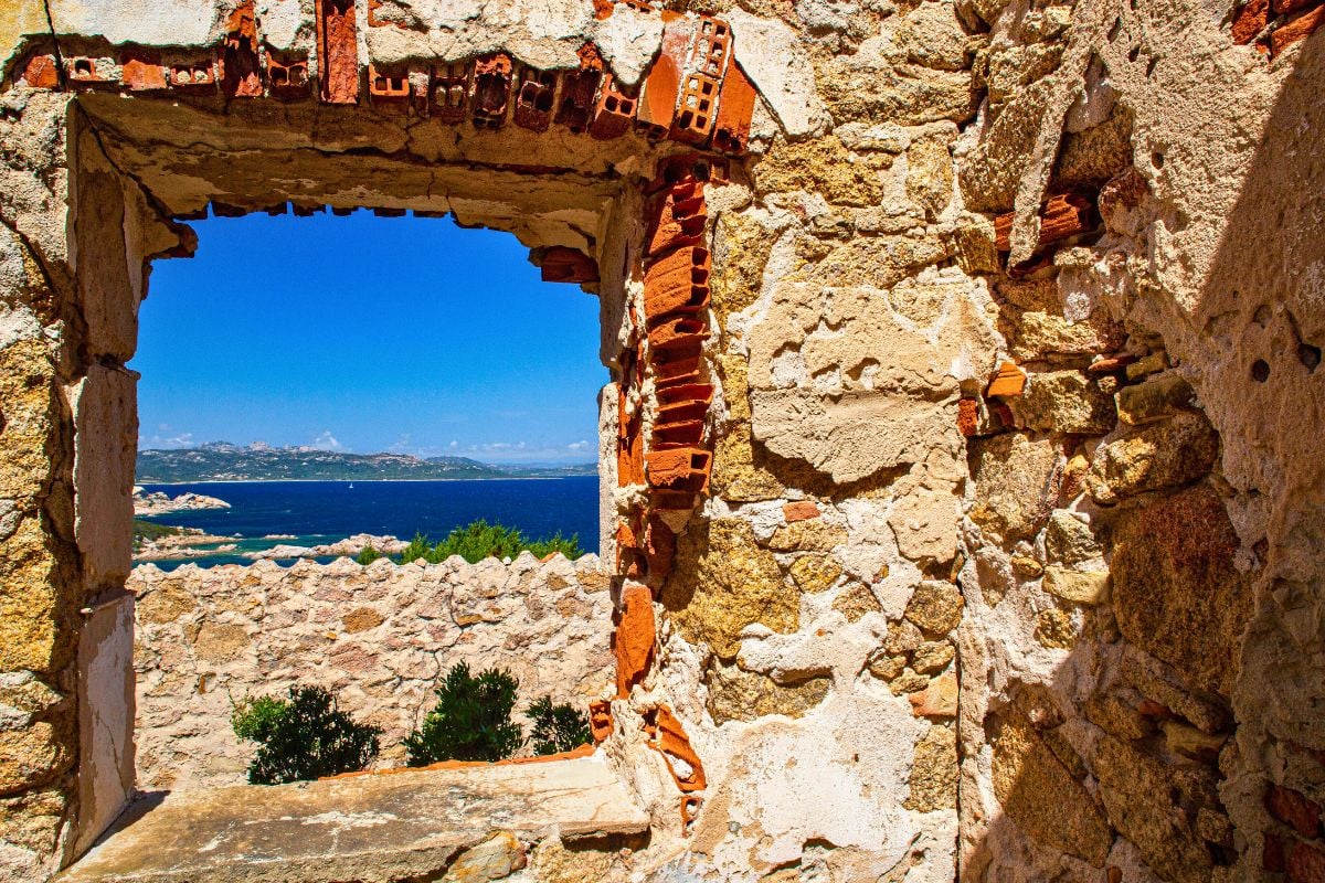 Fortresses and Historical Sites - La Maddalena tours