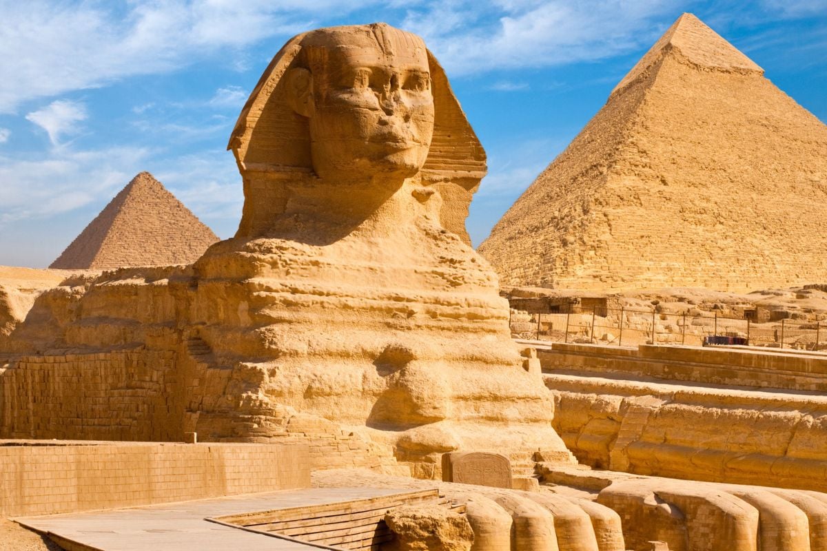 Giza Pyramids and Sphinx tours