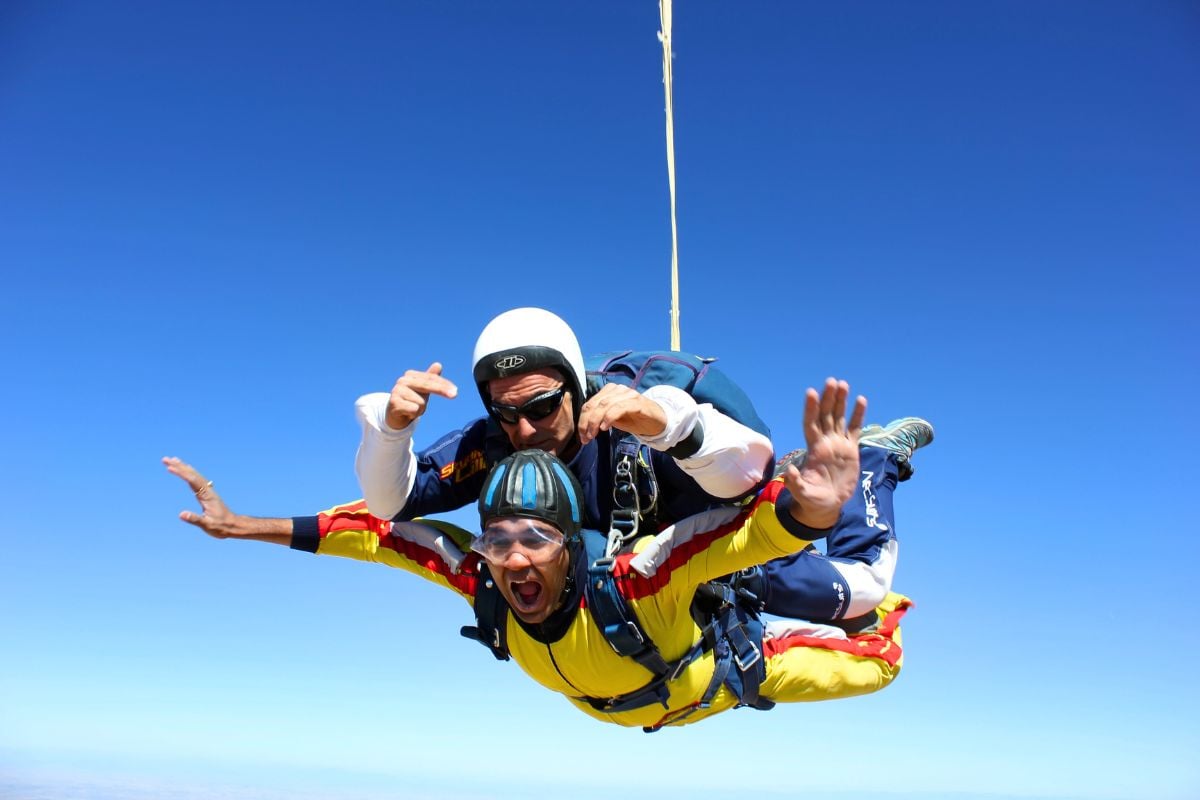 skydiving tours in Girona