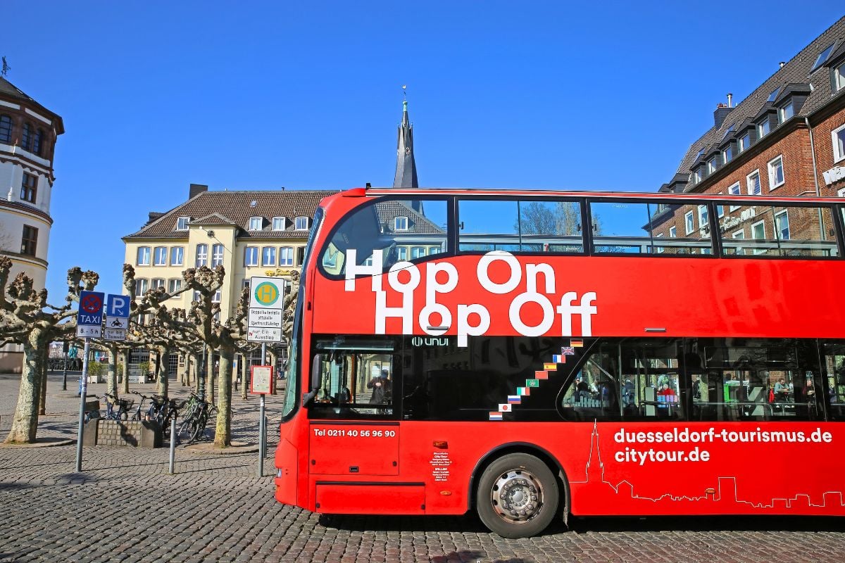 hop on hop off bus tours in Düsseldorf