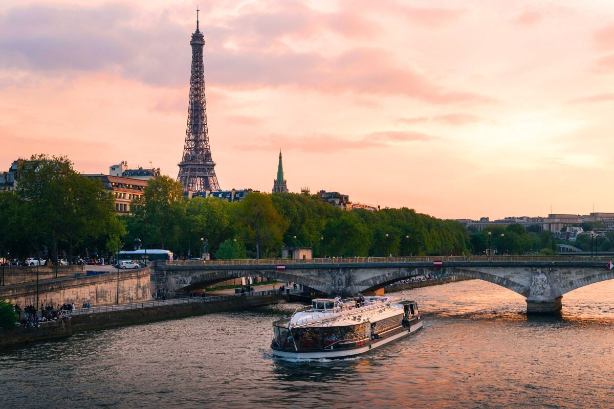 Bateaux Mouches Seine River Dinner Cruise