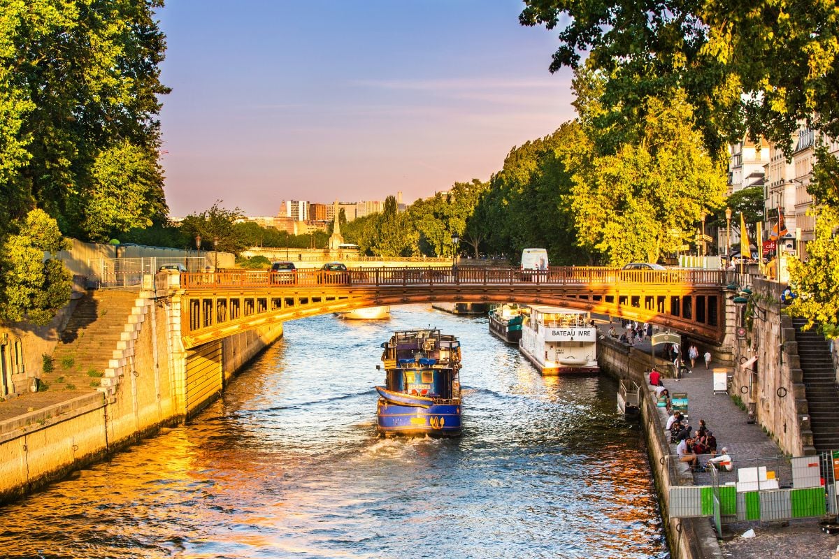 Calife Seine River Dinner Cruise