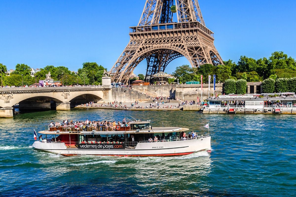 Vedettes de Paris Seine River Sightseeing Cruise