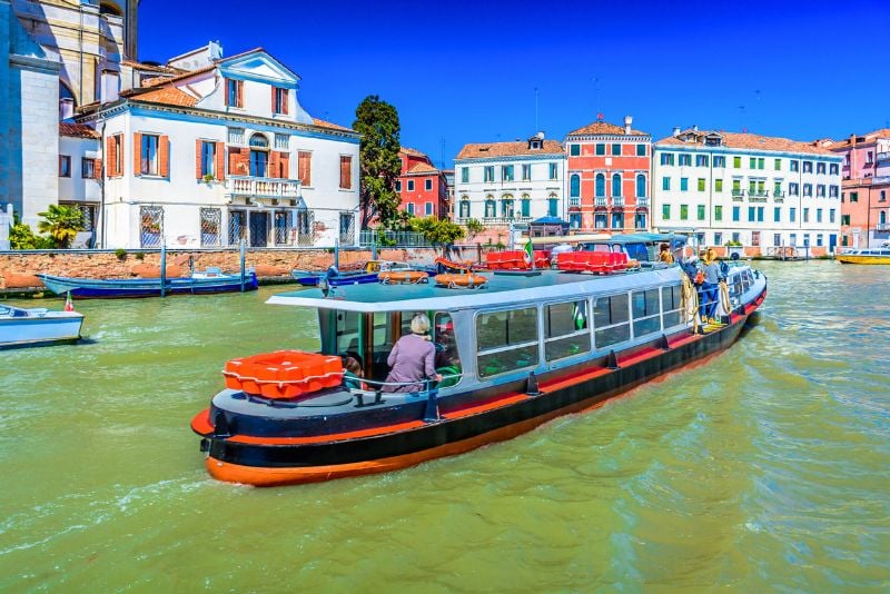 Hop-on-hop-off-bustours in Venetië