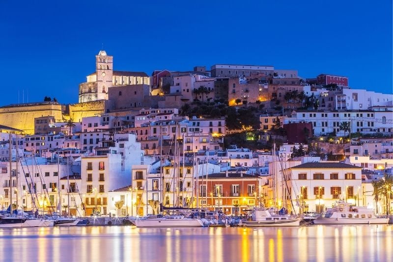Stadswandelingen door het oude centrum van Ibiza