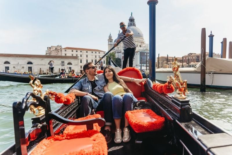 How much should I tip the gondolier for a gondola ride in Venice